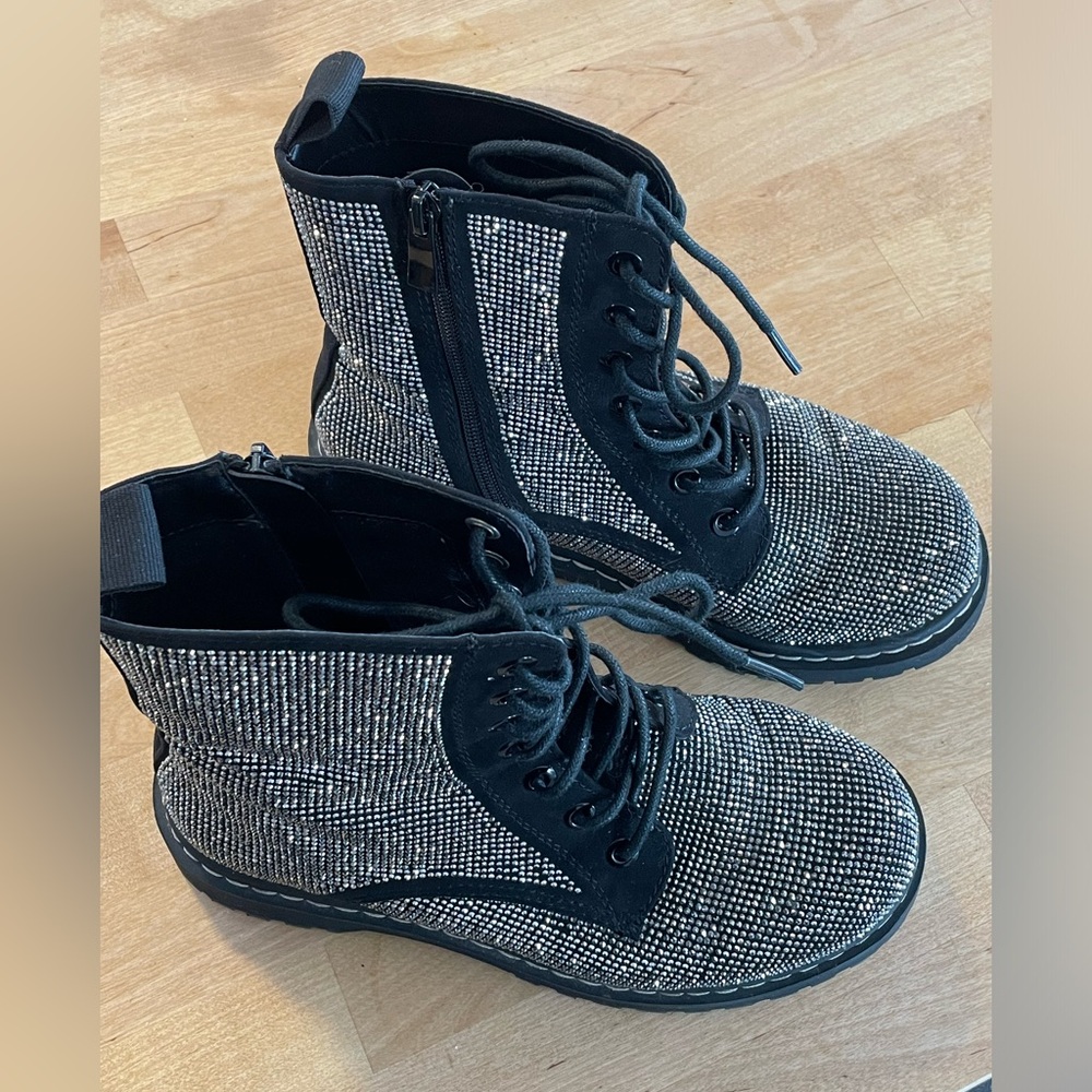Women's Torrid Betsy Johnson Rhinestone Boots!